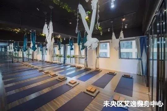 S&E 瑜伽公益晨练学员为西安新兰慈善基金会爱心捐款